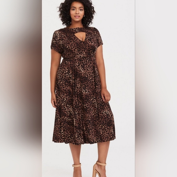 torrid Dresses & Skirts - Torrid Leopard Print Midi Dress With Pockets  Size 0= Large